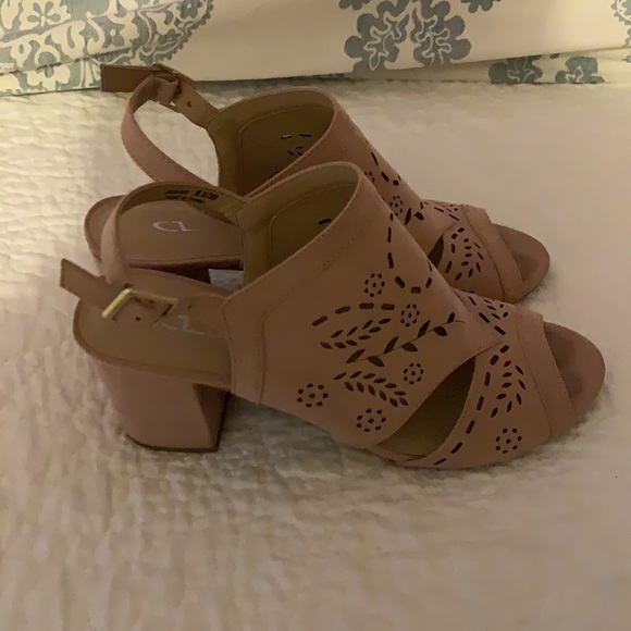 Chinese Laundry Cutout Block Heels - Picture 3 of 6